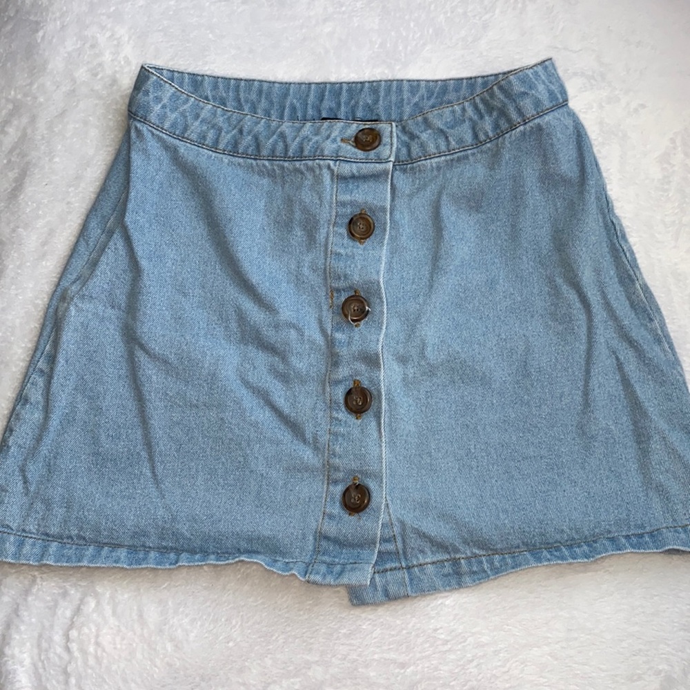 Super cute button up Jean skirt